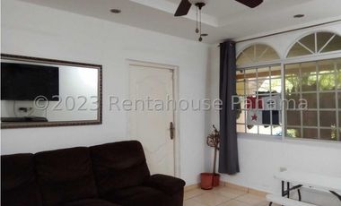 Alquiler de Casa en Brisas del Golf 24-4784