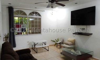 Alquiler de Casa en Brisas del Golf 24-4784