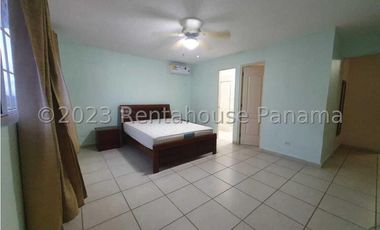 Alquiler de Casa en Brisas del Golf 24-4462