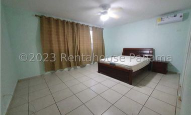 Alquiler de Casa en Brisas del Golf 24-4462