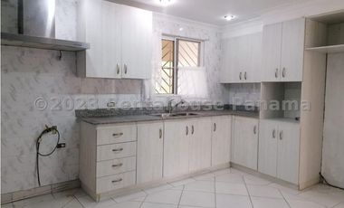 Venta de Casa en Villa Zaita 23-6536