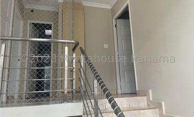 Venta de Casa en Brisas del Golf 23-1----