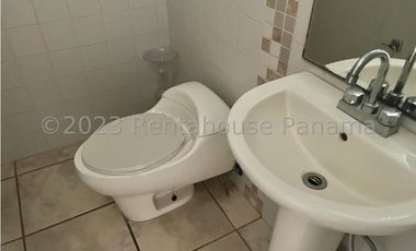 Venta de Casa en Brisas del Golf 23-1----