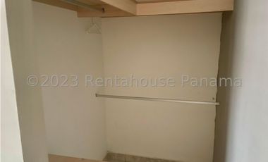 Venta de Casa en Brisas del Golf 23-1----