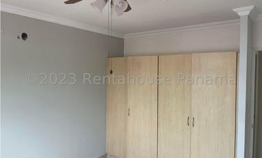 Venta de Casa en Brisas del Golf 23-1----