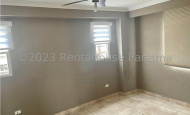 Venta de Casa en Brisas del Golf 23-1----