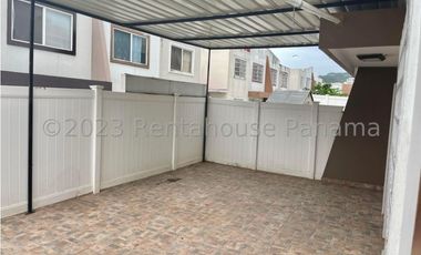 Venta de Casa en Brisas del Golf 23-1----