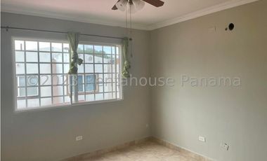 Venta de Casa en Brisas del Golf 23-1----