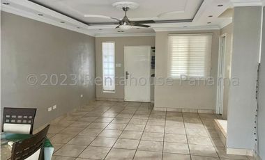 Venta de Casa en Brisas del Golf 23-1----