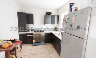 Venta de Casa en Brisas del Golf 23-9188