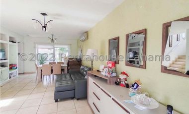 Venta de Casa en Brisas del Golf 23-9188