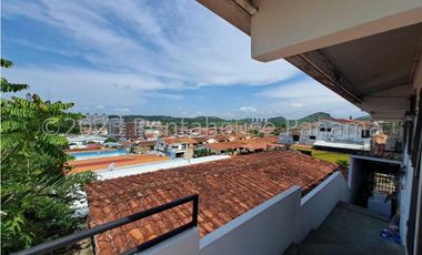 Venta de Casa en Altos de Panama  24-43