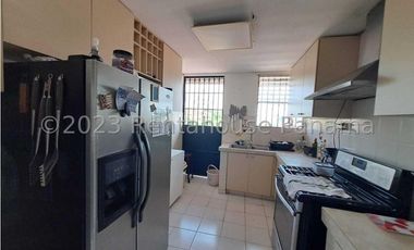 Venta de Casa en Altos de Panama  24-43