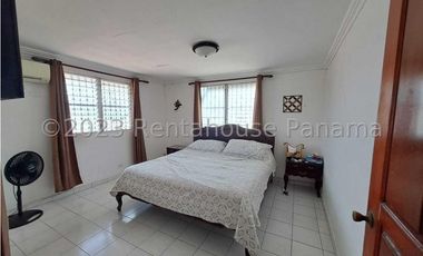 Venta de Casa en Altos de Panama  24-43