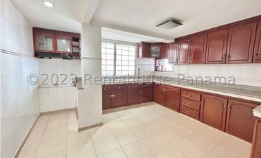 Venta de Casa en Altos de Panama 23-9223