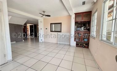 Venta de Casa en Altos de Panama 23-9223