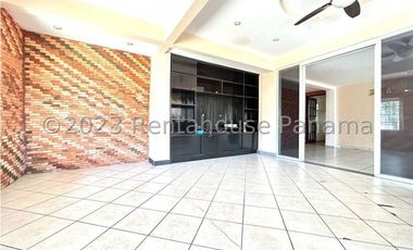 Venta de Casa en Altos de Panama 23-9223