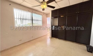 Venta de Casa en Altos de Panama 23-9223