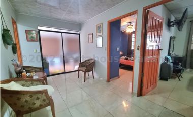 Venta de Casa en Campo Limberg 24-4375