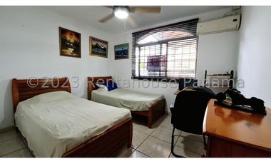 Venta de Casa en Brisas del Golf 24-4233