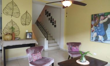 Venta de Casa en Altos de Panama  23-1----