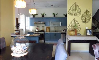 Venta de Casa en Altos de Panama  23-1----