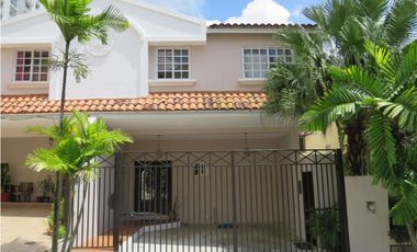 Venta de Casa en Altos de Panama  23-1----