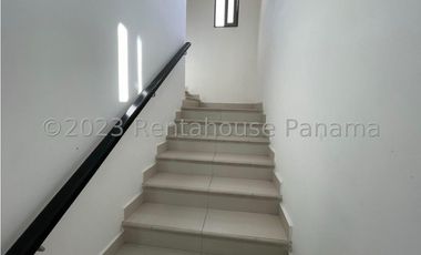Venta de Casa en Panama Pcifico 24-4306