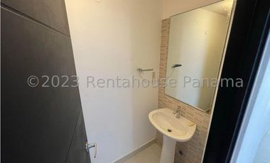 Venta de Casa en Panama Pcifico 24-4306