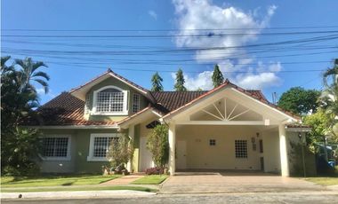 Venta de Casa en Brisas del Golf 22-7746