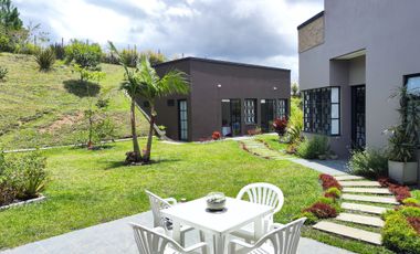 VENTA CASA INDEPENDIENTE EL RETIRO LOTE AMPLIO