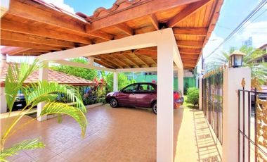 Venta de Casa en Hato Pintado 22-559