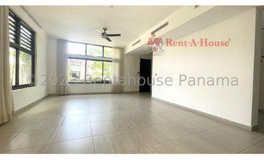 Venta de Casa en Panama Pacifico 24-745