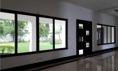 Venta de Casa en Costa del Este  20-2399