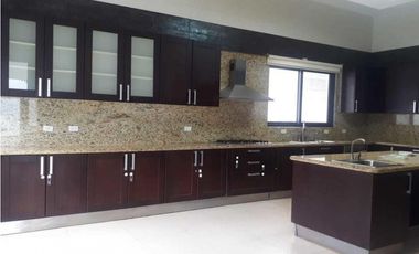 Venta de Casa en Costa del Este  20-2399