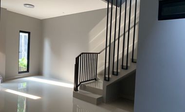 RUMAH MEWAH MODERN DALAM CLUSTER LOKASI PREMIUM PINGGIR JALAN