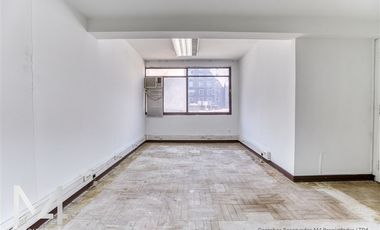 Oficina en Arriendo en Metro Santa Lucía / La Moneda