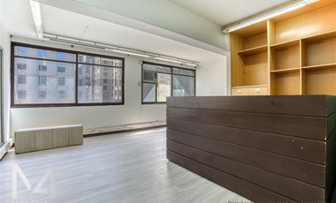 Oficina en Arriendo en Metro Santa Lucía / La Moneda