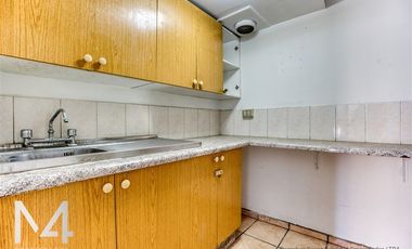 Oficina en Arriendo en Metro Santa Lucía / La Moneda