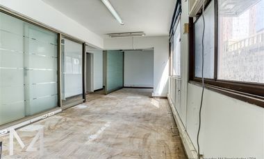 Oficina en Arriendo en Metro Santa Lucía / La Moneda