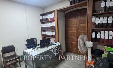 Industrial a pasos Autopista Central altura Zapadores