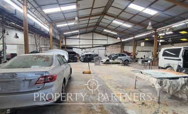 Industrial a pasos Autopista Central altura Zapadores