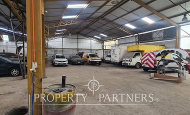 Industrial a pasos Autopista Central altura Zapadores