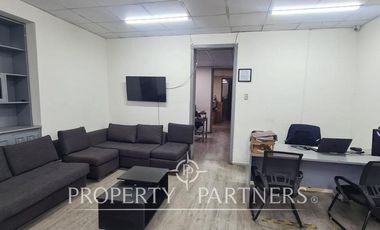 Industrial a pasos Autopista Central altura Zapadores