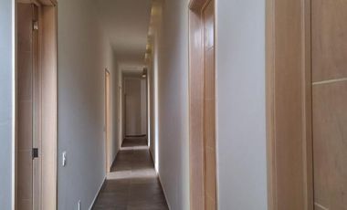 Casa en Renta moderna con vista al lago