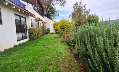 Casa en Renta moderna con vista al lago
