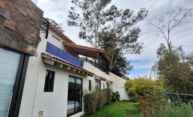Casa en Renta moderna con vista al lago