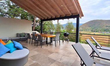 Casa en Renta moderna con vista al lago