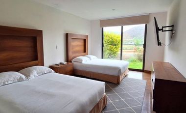 Casa en Renta moderna con vista al lago