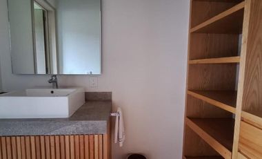 Casa en Renta moderna con vista al lago